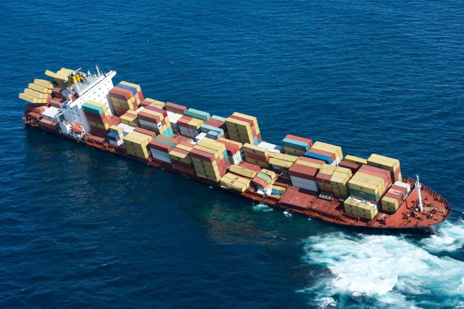 La guerra in Iran blocca il traffico nello Stretto di Hormuz (Bloomberg ...
